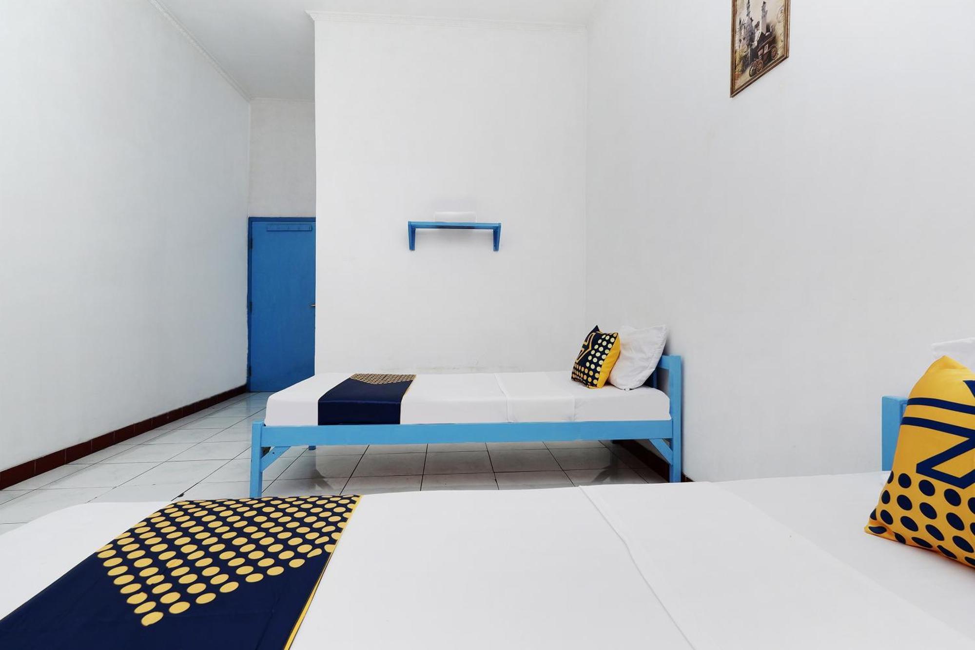 SPOT ON 2289 Hotel Saudara Tegal  Exterior foto