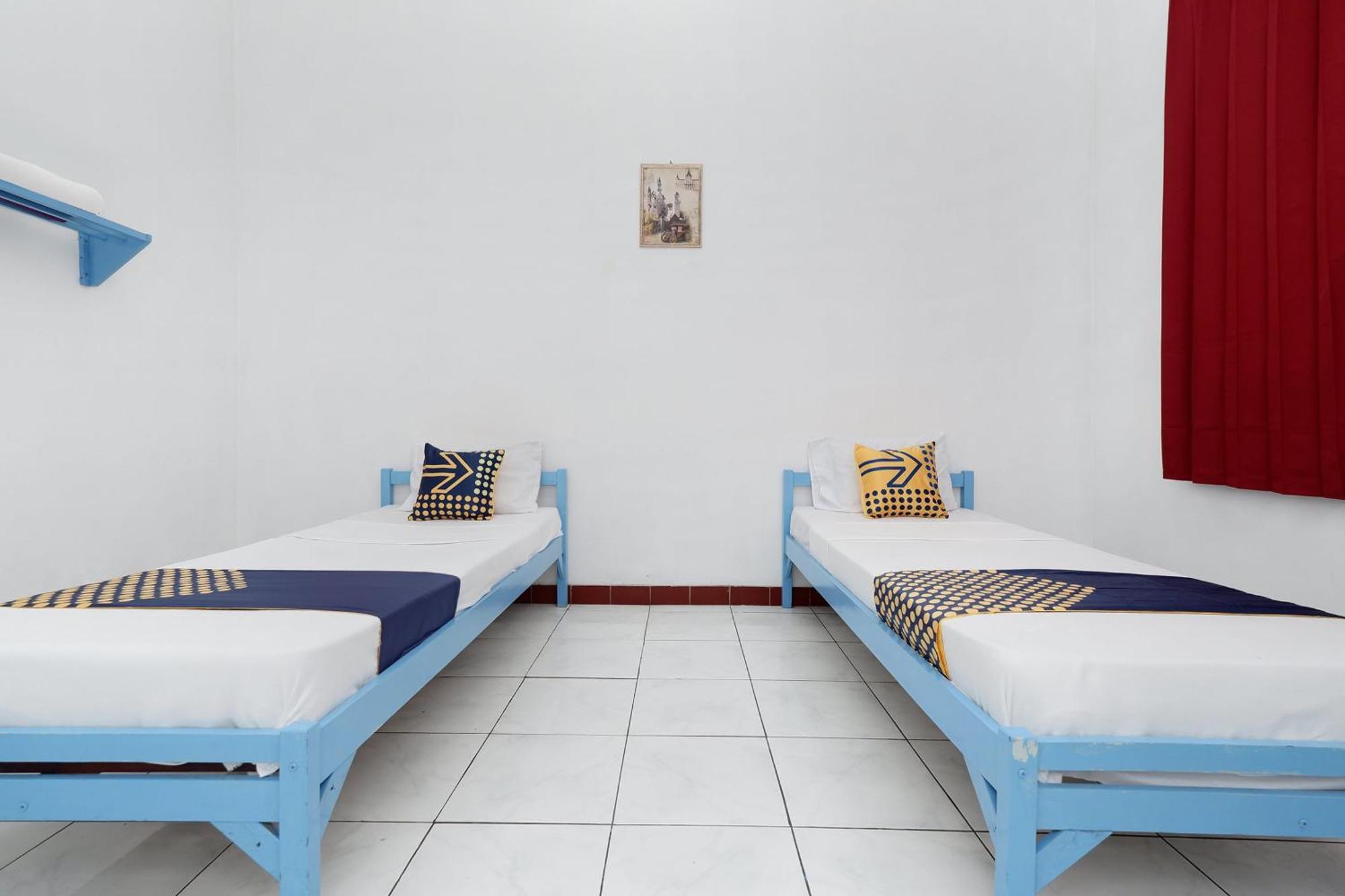 SPOT ON 2289 Hotel Saudara Tegal  Exterior foto